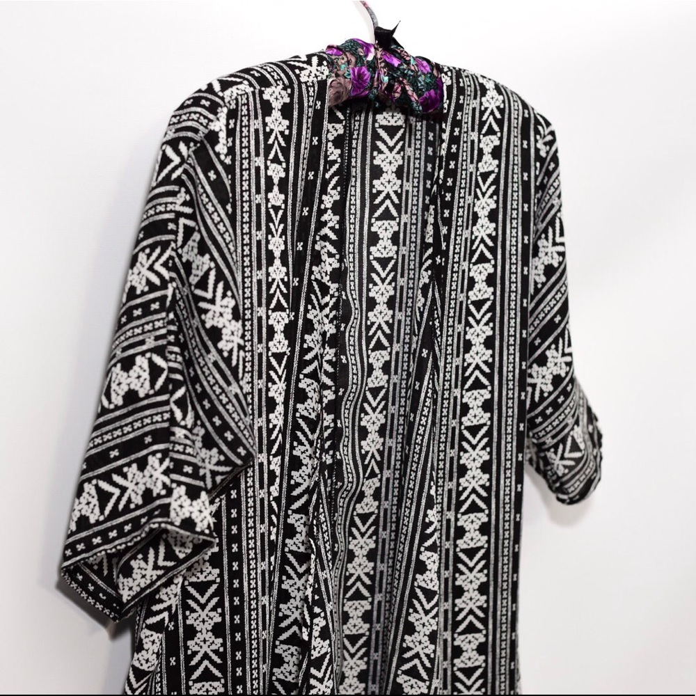 Lularoe Kids Kimono Size 3